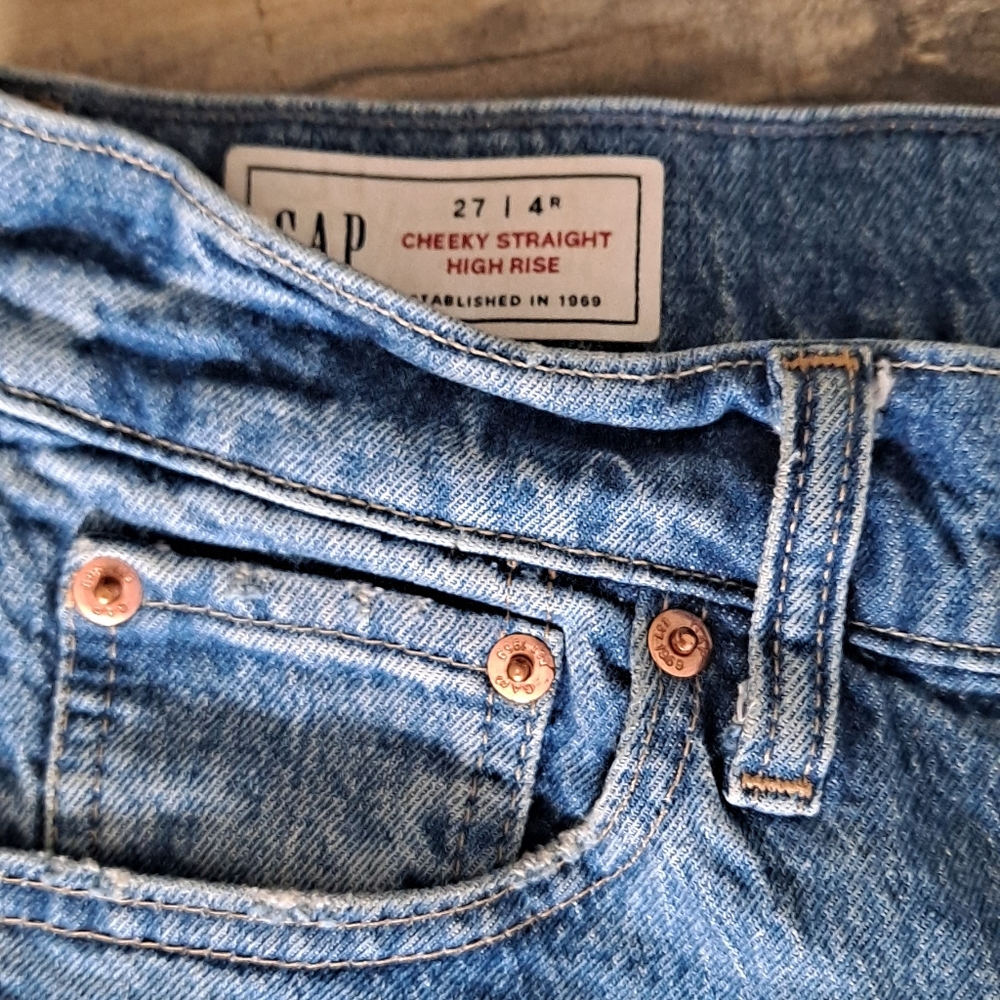 GAP Cheeky Straight